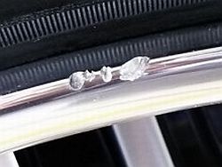 �A���}�C�g�z�C�[���̃��y�A